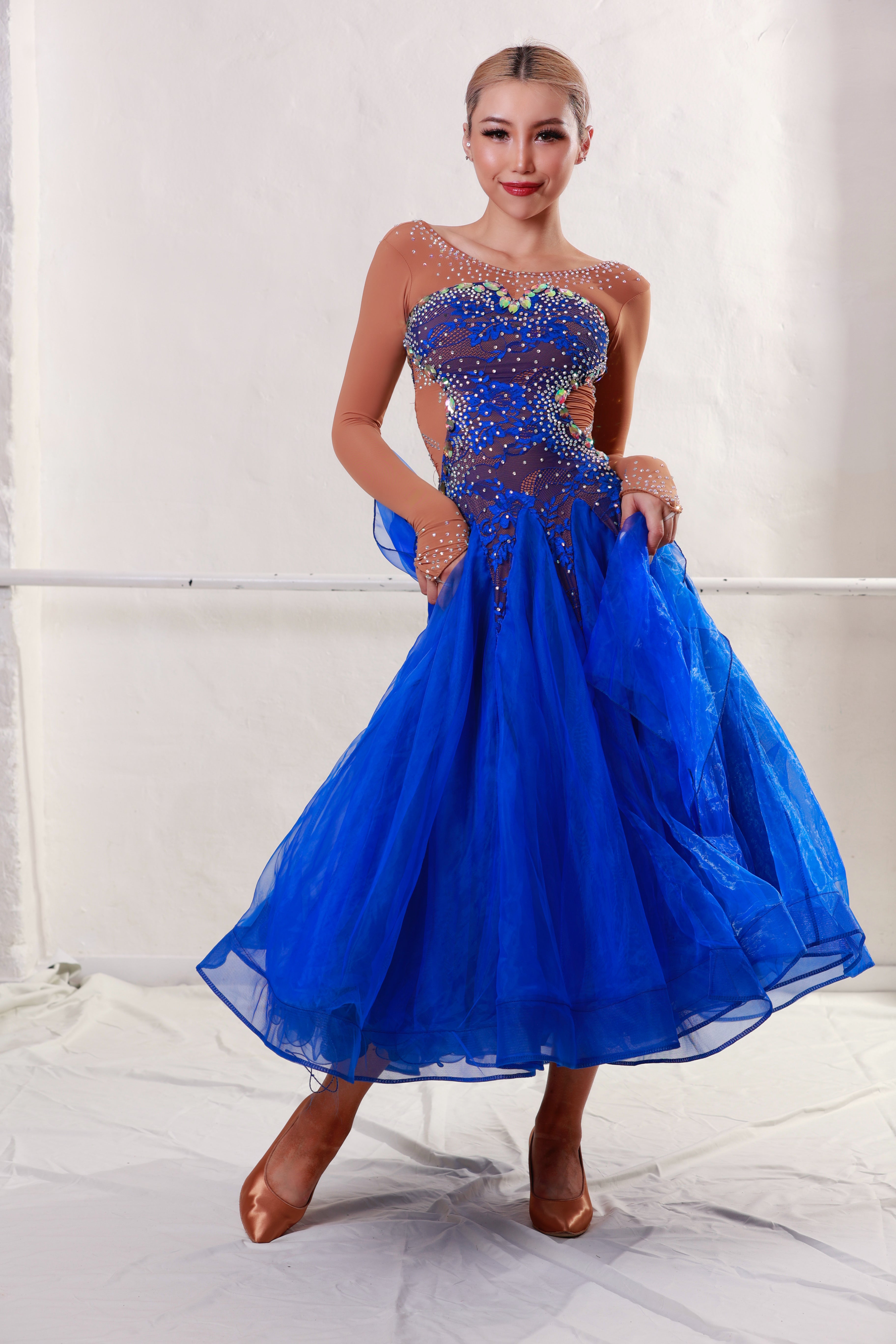 Second hand 2025 gowns for sale